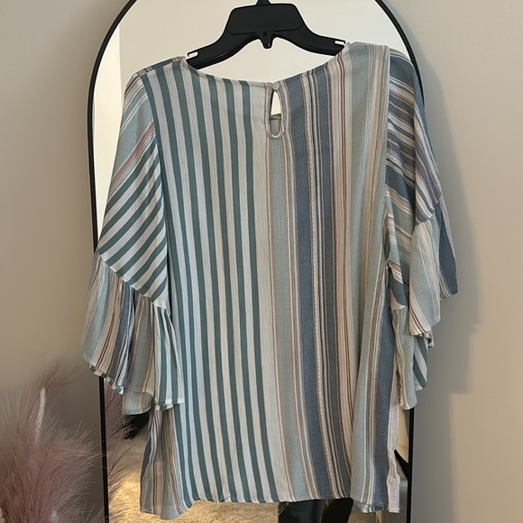 Oversized, striped blouse with longer mid length ruffle sleeve. Size small. - Picture 2 of 3